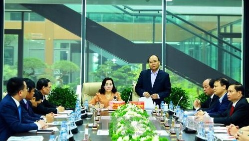 Premierminister Nguyen Xuan Phuc tagt mit Leitern der Provinz Ninh Binh